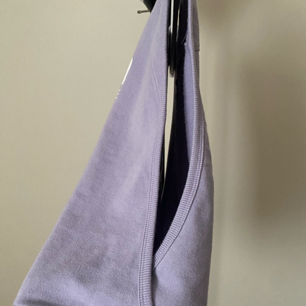 Calvin Klein women’s Light Lavender Crewneck Sweatshirt Size M ( small defect) - Picture 9 of 12